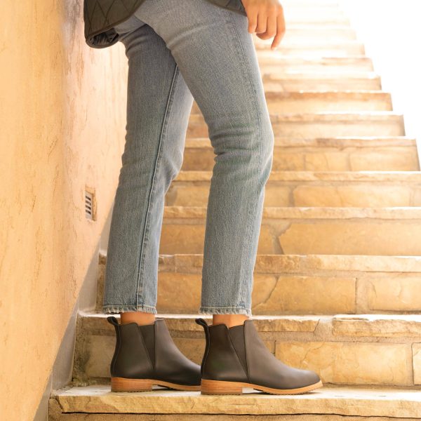 Classic Chelsea Boot - Image 2